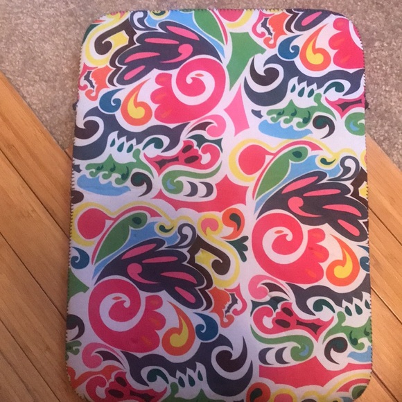 The Macbeth Collection Reversible Print
 Neoprene Laptop case. - Picture 7 of 16